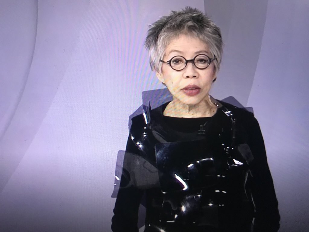 newscomauHQ's tweet photo. In case you were wondering, #LeeLinChin didn’t disappoint in the fashion stakes tonight. Darth Vader, eat your heart out. https://t.co/oH3ZZj7r9x