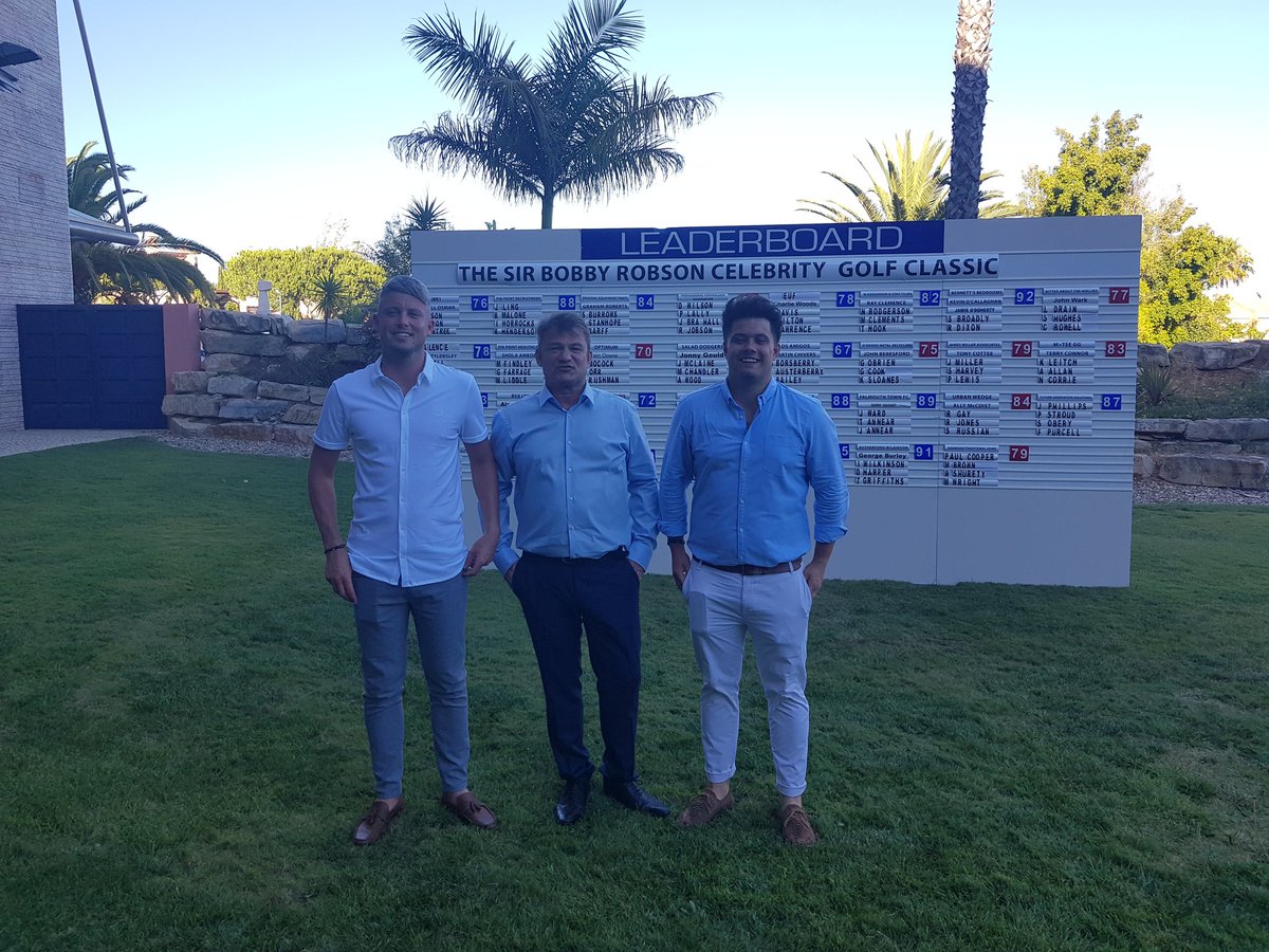 pinpointrecruit's tweet photo. Our Pin Point Pin-Ups 😉 Refreshed and ready to party #PinPointOnTour #SirBobbyGolf #charityevent #charity #sirbobbyrobson #Algarvegolf https://t.co/KjZrtMUaZg