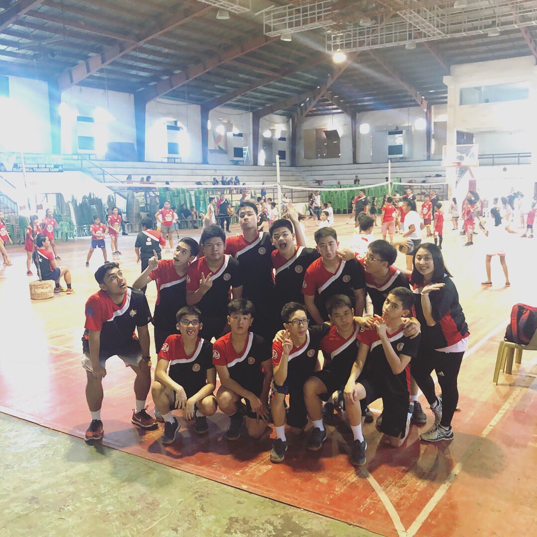 stephgabriel17's tweet photo. Better weather this weekend for the #FriendshipCupVolleyball Camp where we had 54 boys and 42 girls playing all day long! ❤️🏐 Thank you, Manong @alfortega21! We hope to impart only the best for the next gen athletes! 😉 #TropangALF #PACEBVT #PACEVolleyball #LaUnion https://t.co/N4EkxCaWw1