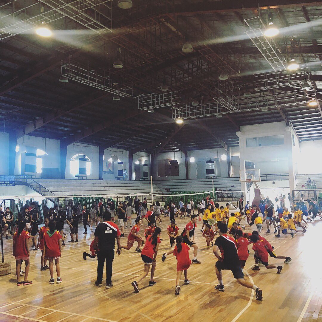 stephgabriel17's tweet photo. Better weather this weekend for the #FriendshipCupVolleyball Camp where we had 54 boys and 42 girls playing all day long! ❤️🏐 Thank you, Manong @alfortega21! We hope to impart only the best for the next gen athletes! 😉 #TropangALF #PACEBVT #PACEVolleyball #LaUnion https://t.co/N4EkxCaWw1