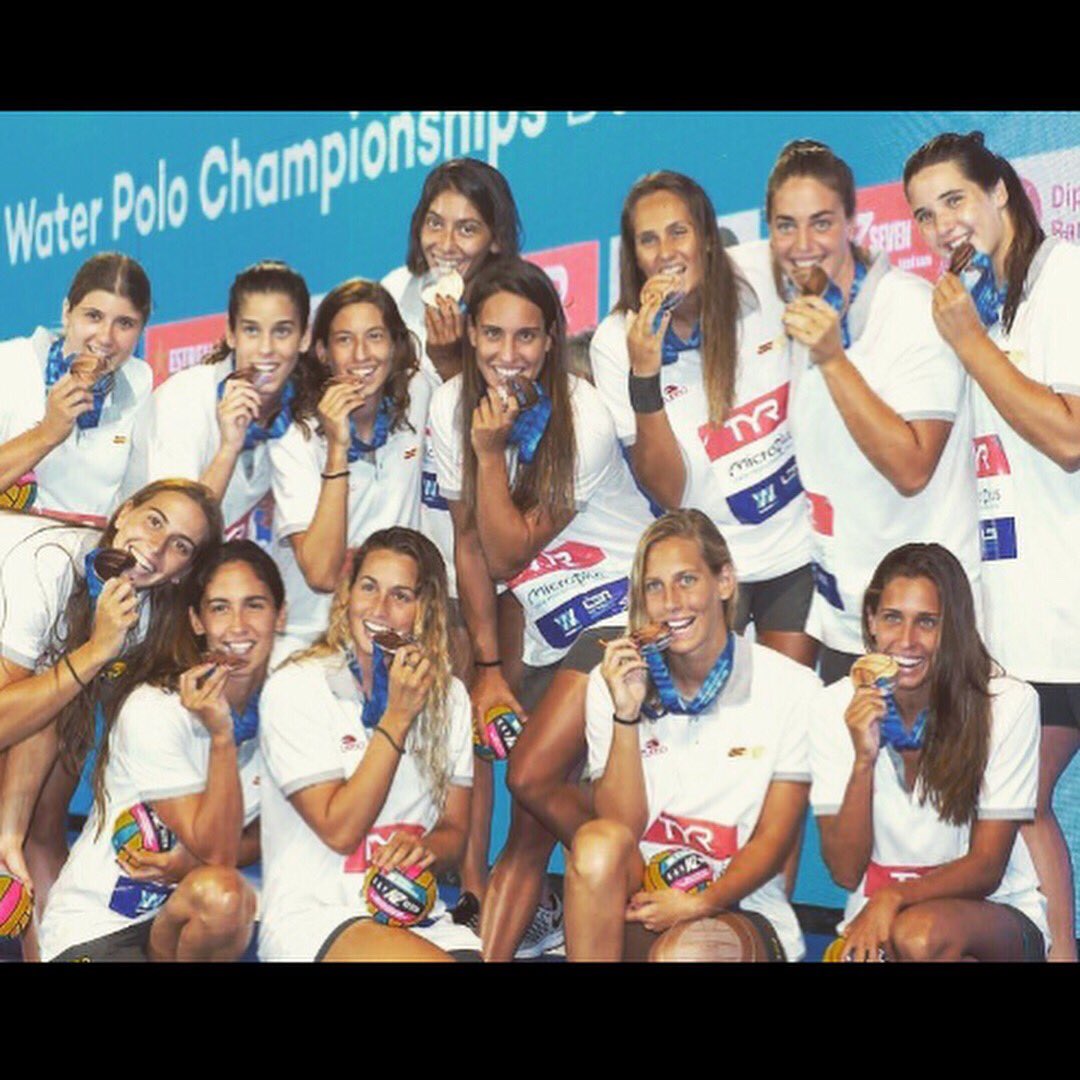 1/2 ¡SE ACABÓ! 
De cierra esta bonita experiencia retransmitiendo otra medalla más para el Waterpolo Español , ¡lo han vuelto a hacer! <a href="/spainwpfem/">Selección ESP Femenina WP</a> es muy 🔝🤽🏼‍♀️🥉
Ayer disfrutamos MUCHO con los chicos, ENORMES <a href="/spainwp/">Waterpolo ESP</a>🤽🏼‍♂️🥈¡Grande <a href="/dlpinedo/">Daniel López Pinedo OLY</a> 🔝!
ME APASIONA EL WATERPOLO