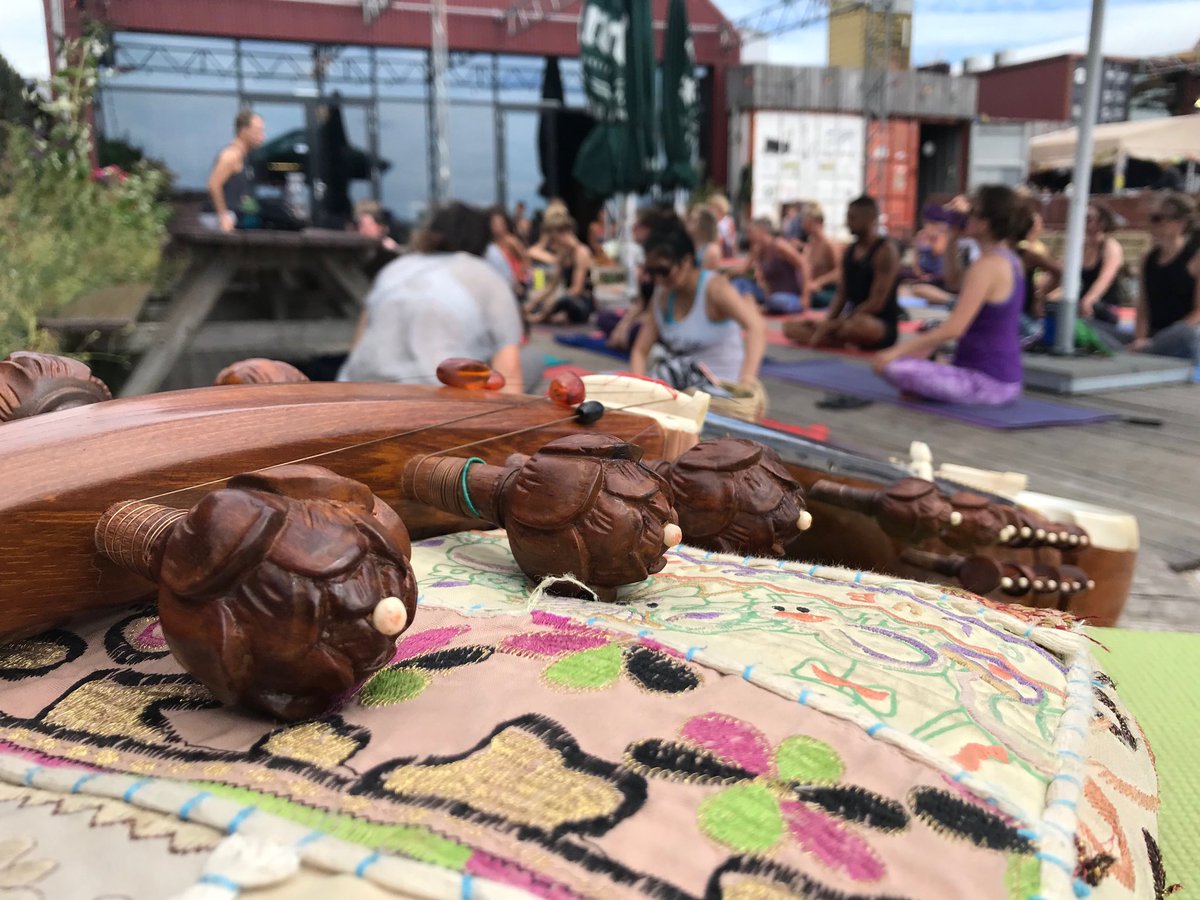 Sarodbyavi's tweet photo. Had a good live music and yoga session @PllekNDSM with #SimonRowe #Yoga #Amsterdam @ImpArt2 https://t.co/jTRT8nIG3c