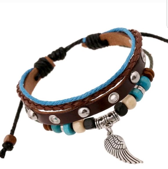 Mariposaaa7's tweet photo. So good I had to share! Check out all the items I'm loving on @Poshmarkapp #poshmark #fashion #style #shopmycloset #jonamichelle #kennethcolereaction: https://t.co/Fdxelm1dQX https://t.co/X653TUdS3X