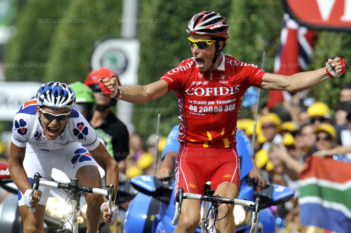 LeGruppetto's tweet photo. Sylvain Chavanel s'arrête après 18 TDF, on a tous grandi avec #LaMachine sur le Tour en le retrouvant à l'attaque chaque été. Maillot jaune, 3 étapes dans la poche et 2 titres de super-combatif de 2001 à 2018, il a été omniprésent. Bravo et merci pour tout @chava_sylvain ! 👏🇫🇷 https://t.co/iyAltp2s3P