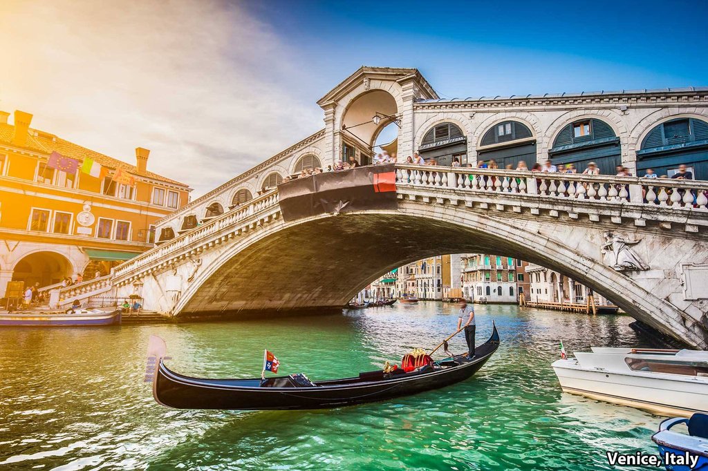 CruiseWithDerek's tweet photo. Sunday morning would be so much better if it started here! If you want to change your perspective on a FUTURE Sunday, we're here to help.

#venice #italy #gondola #bridge #canal #rialto #relax #explore #travel #cruise #wanderlust #cruiseplannersco https://t.co/bIVztA3mX5