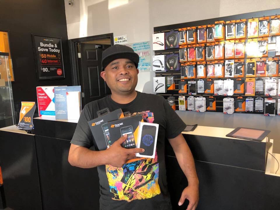 BoostFreedom's tweet image. Three lines Family plan... see you later!!  Cricket... Hello #BoostNation @MarcecoSales @MarcecoSheryl @KarlaOre17