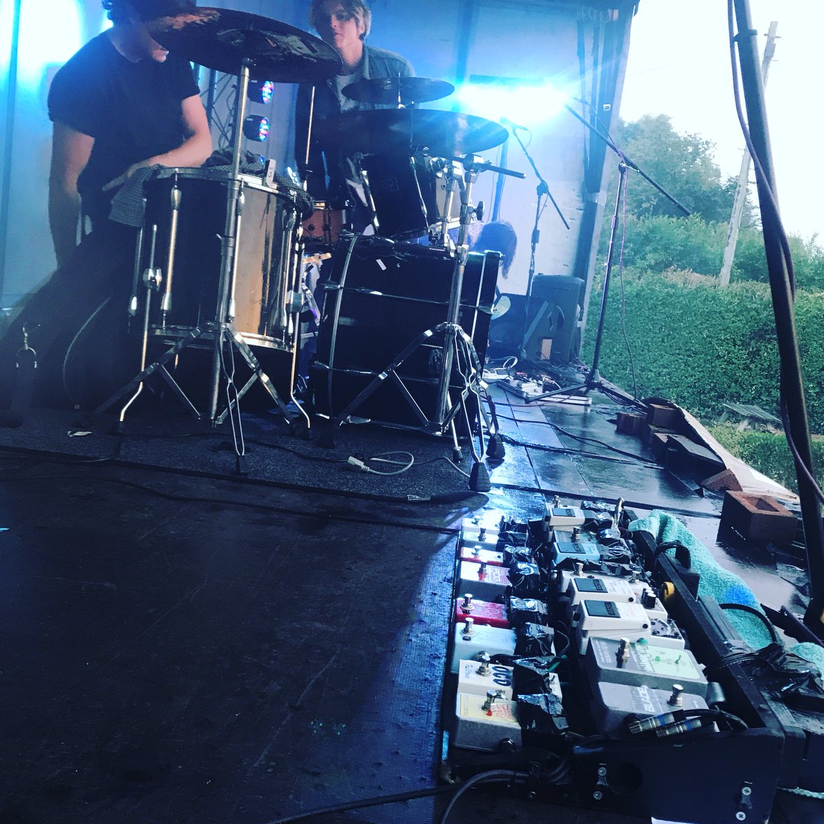 Thanks to Heather Music Festival. We had a blast on this trailer last night! 
#thosehowlinsounds #ths #nottsmusic #nottinghammusic #nottinghammusicscene #ilkeston  #newmusic #heathermusicfestival #heathermusicfest #heather #coalville #jhs #fulltone #boss #ehx #tcelectronic