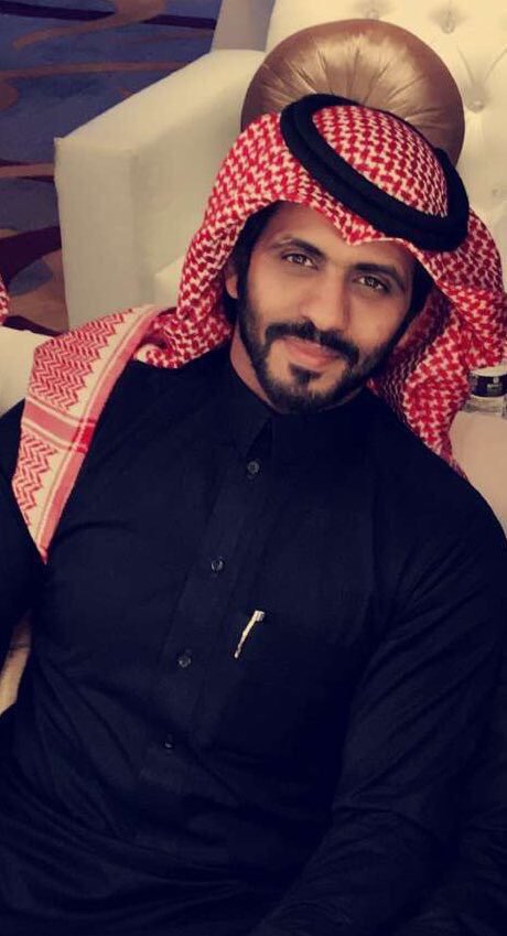 0533Lolooo's tweet photo. @moltaqaoman5 @Ebn_sowina3 
@Ebn_sowina3 
#ملتقى_عمان_الشعري 
#شاعر_الملتقى 
ماتلقون افضل منه بالشعر والقصيد https://t.co/AEBG6XaBMB