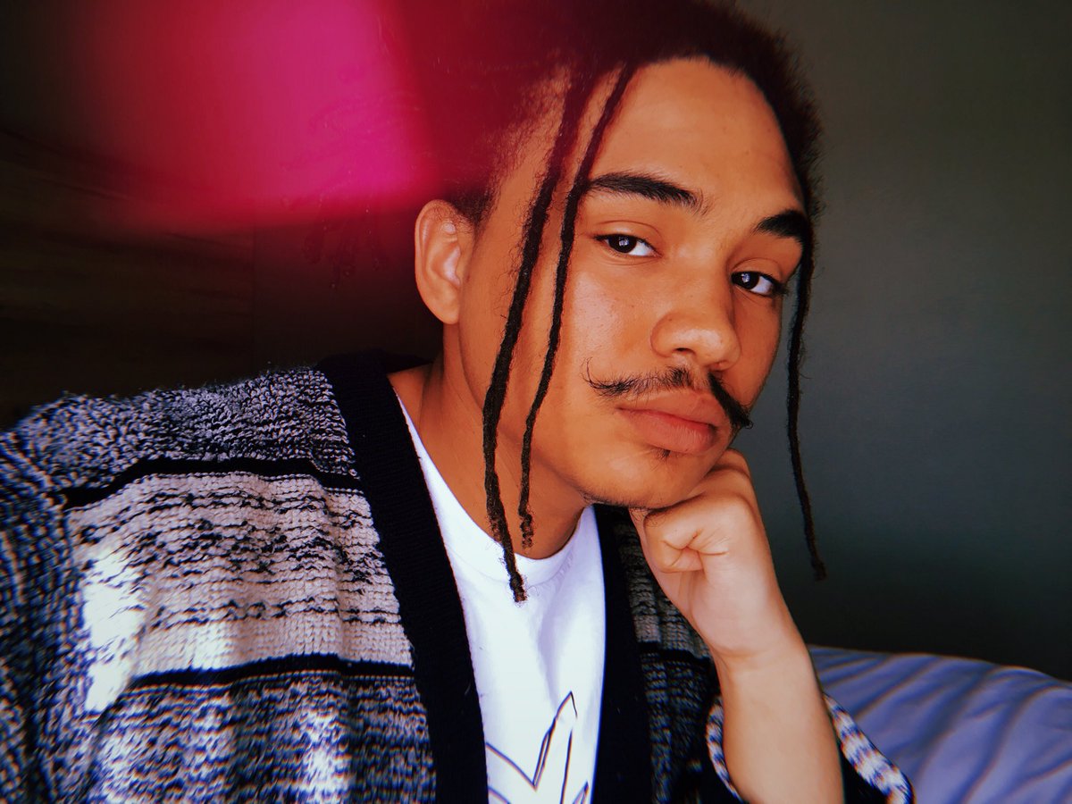 SunTzuey's tweet photo. your favourite luka sabbat lookalike https://t.co/wQL30W7Qga