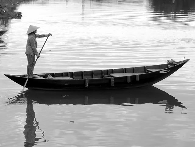 NowHoiAn's tweet photo. The quiet rhythm of daily life by the river. Hoi An's fishermen and the river are such a big part of our town's charm.
*
🎬If you want to know more about Hoi An check out the link in our bio 🎬
*
If you have a photo you’d like to share, don’t forget to… https://t.co/wWUOcaapWR https://t.co/LD2HImLqpz