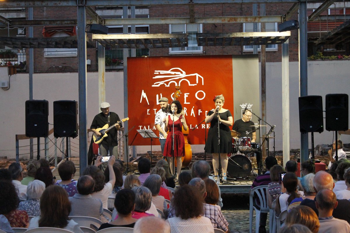 Muset_Talavera's tweet photo. Imágenes de los tres conciertos que hemos tenido durante el mes de Julio dentro del programa de música "All American Music"
#SHEROCKS @larosanegraysil @giselanovais #AlbertoPalacios #JavierSkunk #GabriCasanova
En Agosto volveremos con la mejor música Soul y década de los 70. https://t.co/BAWRicEbCR