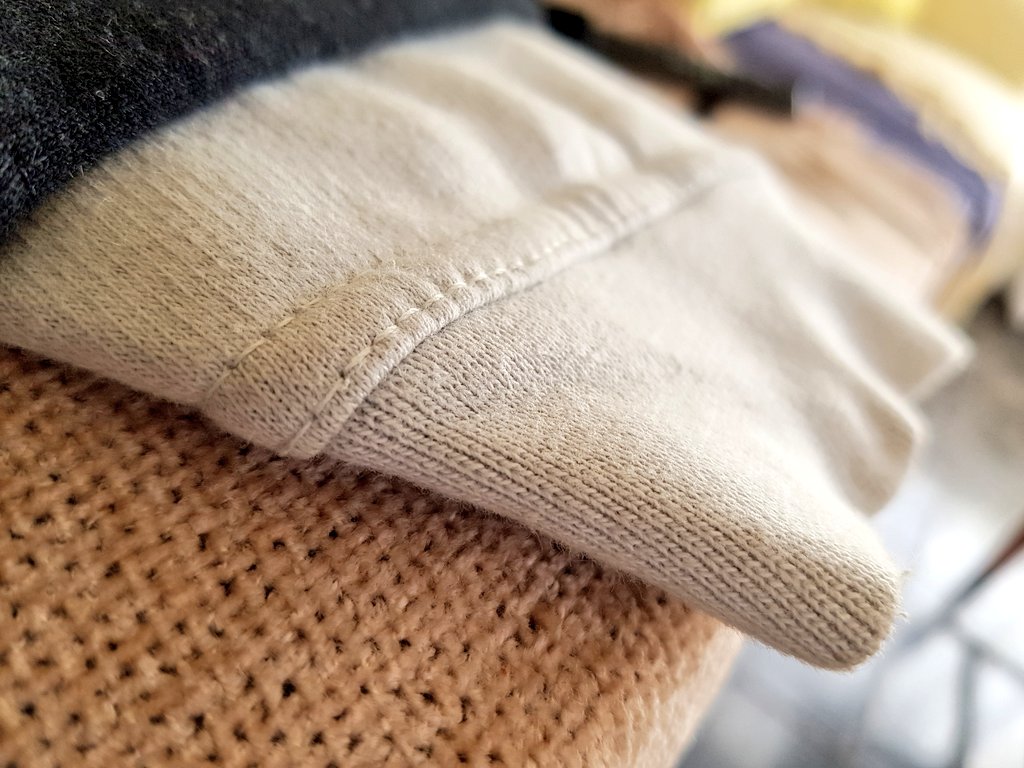 lbkwearsa57's tweet photo. The quality of this sweater is remarkably amazing it's even more than it's worth. #LessBrands #LBKWEARSA https://t.co/Jdd4HJlIo0