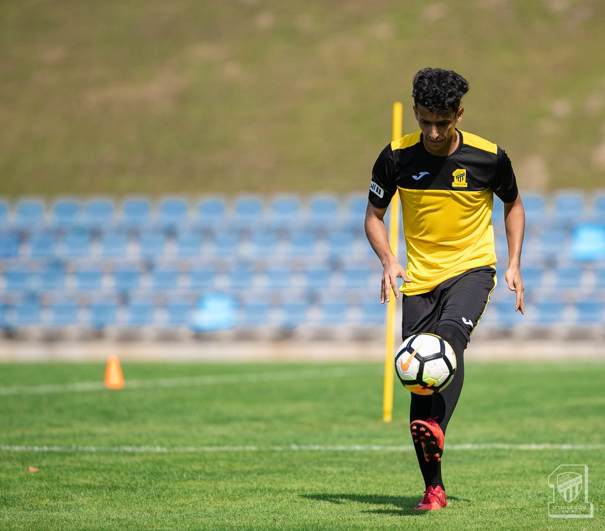 المركز الإعلامي/📸 صور الحصة التدريبية الصباحية للفريق الكروي الأول في معسكره الاعدادي 