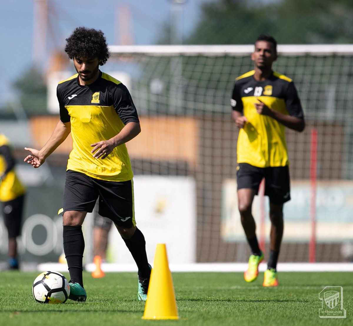 المركز الإعلامي/📸 صور الحصة التدريبية الصباحية للفريق الكروي الأول في معسكره الاعدادي 