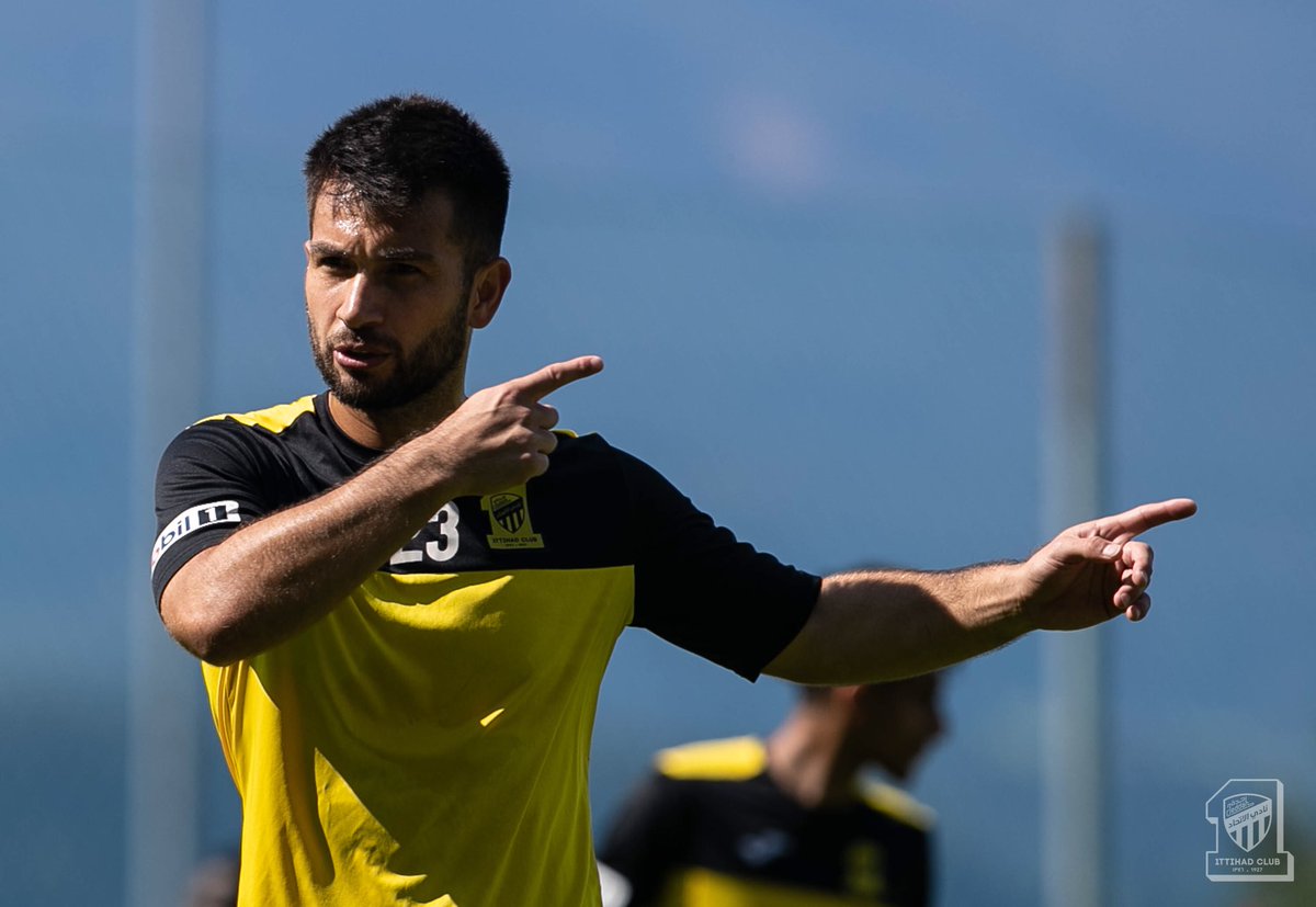 المركز الإعلامي/📸 صور الحصة التدريبية الصباحية للفريق الكروي الأول في معسكره الاعدادي 