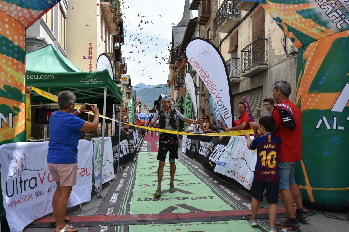 ultrescatalunya's tweet image. ULTRA VALLS D&apos;ÀNEU 2018:
CRÒNICA I RESULTATS. 🥇Alberto Vinagre aconsegueix revalidar victòria en un emocionant duel amb Pepelu Ballester | 🥇Ana M.Carreres guanya sense oposició &amp;gt;&amp;gt;ultrescatalunya.com/alberto-vinagr…

📷 @UTVallsdAneu #UTVA