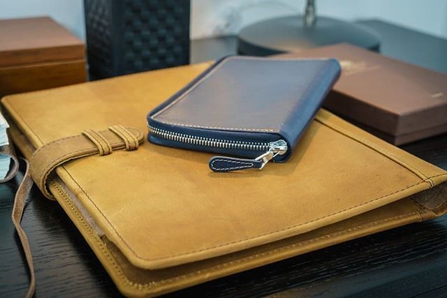 WhitehouseCox_'s tweet photo. A distinctly serene Sunday feeling today. The Whitehouse Cox factory is in holiday mode for a week until the 6th August. Our Whitehouse Cox travel wallets are quite ready for another adventure! Where are you off to this August? #WhitehouseCox #HandmadeIn… https://t.co/2gScZpeW8p https://t.co/h3fliqBkr0