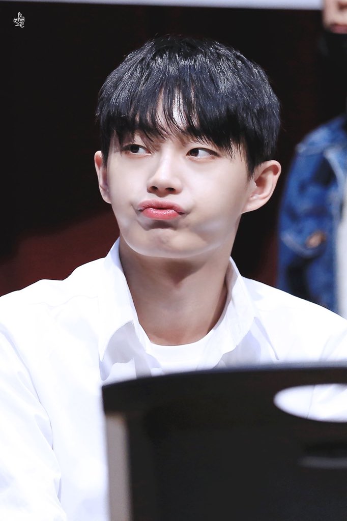 BLACKHAIR_GOOD's tweet photo. 19. 구 JBJ 현 솔로 김용국 https://t.co/SBzn0kBDGj