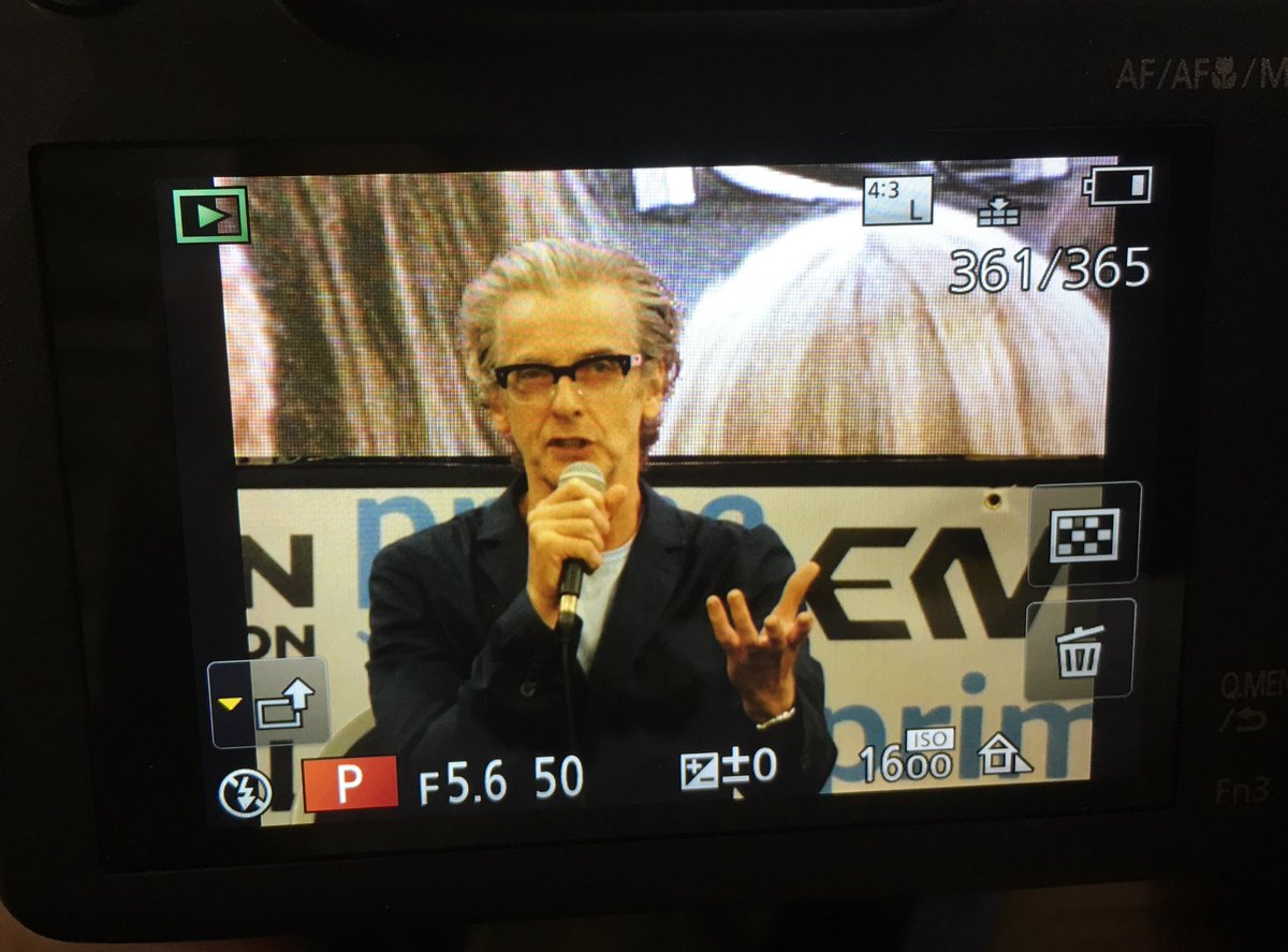twogeekychicks's tweet photo. Getting some great shots of #PeterCapadi at #LFCC on our camera. Will share later in our event review. #Doctorwho #LFCC2018 https://t.co/UkvOo9OsVI