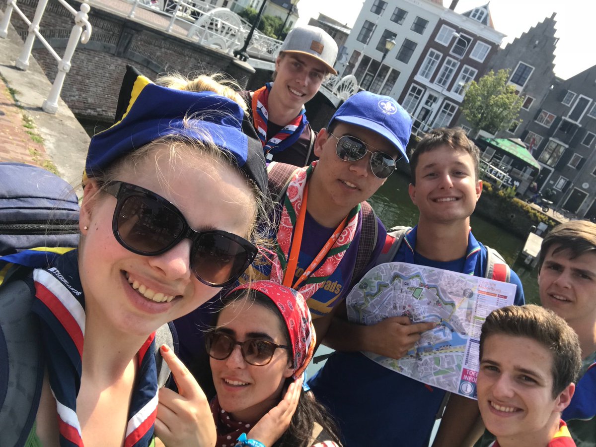 amskw16's tweet photo. End of the Paths at #Roverway2018 had such a great time roll on Zeewolde #RoverwayUK #Path53 #cuttlefishnation #oppositesattract https://t.co/es6eZNhl5j