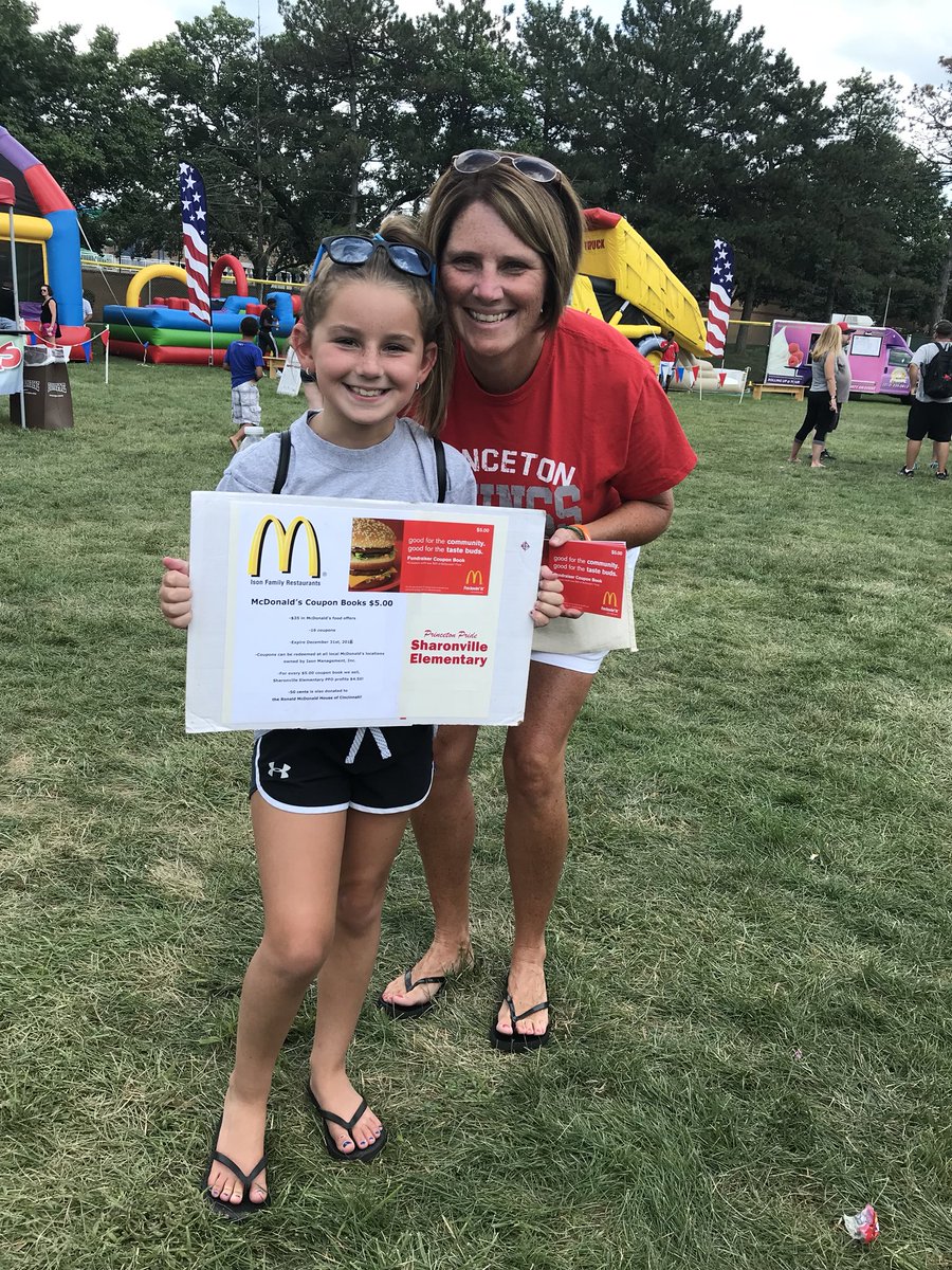 AmyGoohsHard's tweet photo. @PCSDViking These awesome families sold McDonald’s coupon books at #Sharonfest on Saturday! This fundraiser will cover the costs of our #SHElem back-to-school ice cream socials! Thanks again to Ison Management &amp; @Sharonfest2017 for this opportunity! #PartywithaPurpose #VikingDiff https://t.co/8HQaUrX0HO