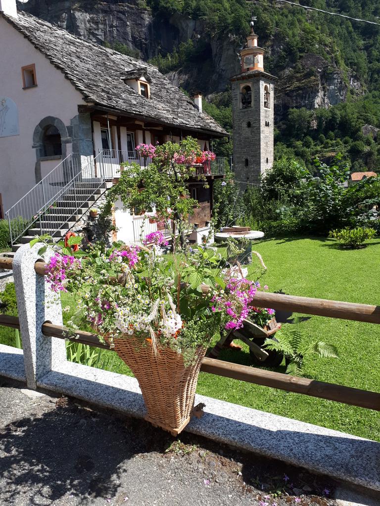 eterea_eterea's tweet photo. #Croveo #ValleAntigorio 
#VCO #Italy 
#29Luglio https://t.co/3NULDMmZTp