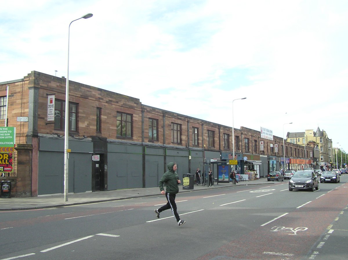 bookish_cats_aye on Twitter "The 5 DTZ To Let signs = advertisements