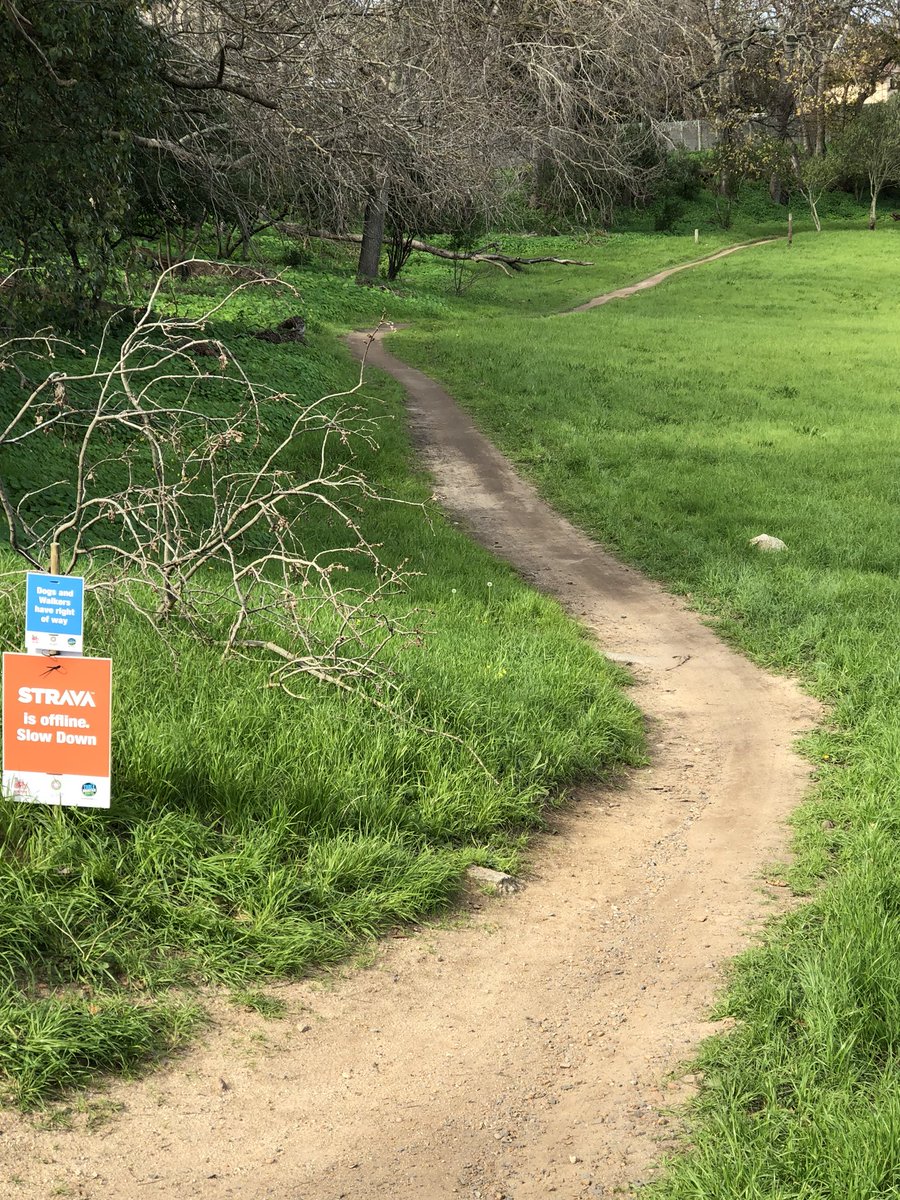 TableMTB's tweet photo. The message should make sense. #trailsharing #Greenbelts #courtesy @CannondaleZA @ParkscapeSA @CityofCT Please give each other a bit of space & a smile. https://t.co/o5lFDsn6Gw