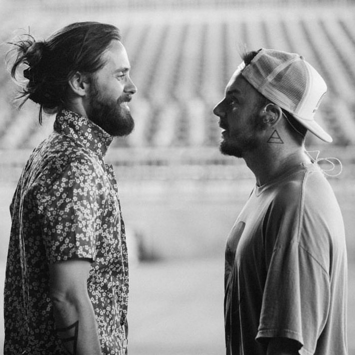soonthareeya's tweet photo. When they look each other 😍
#JaredLeto
#ShannonLeto
#LetoBrothers https://t.co/hqzmWHgnB4