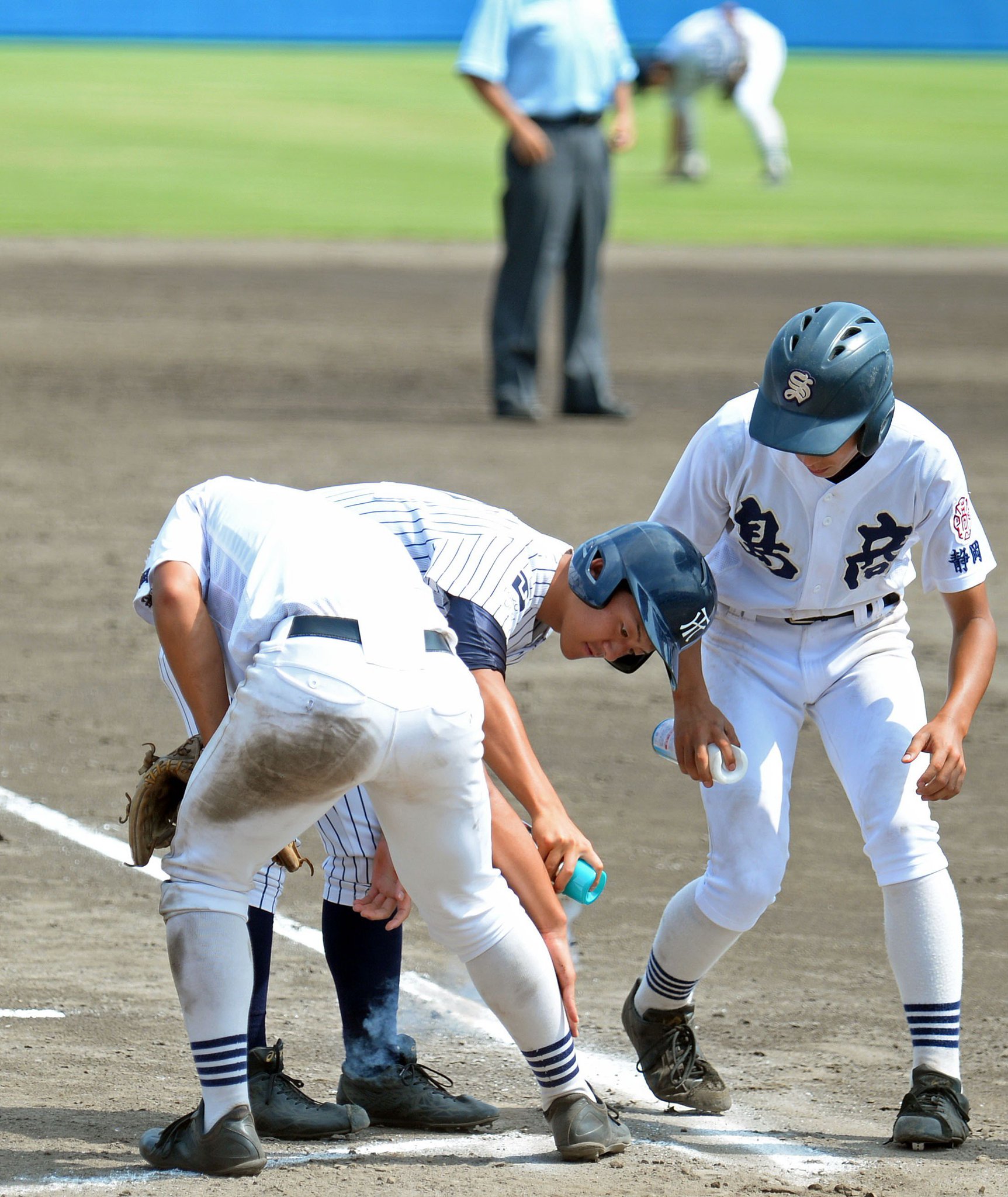 日刊スポーツ静岡支局 on Twitter "全国高校野球静岡大会決勝 右足に打球を受けた島田商エース小林くんに