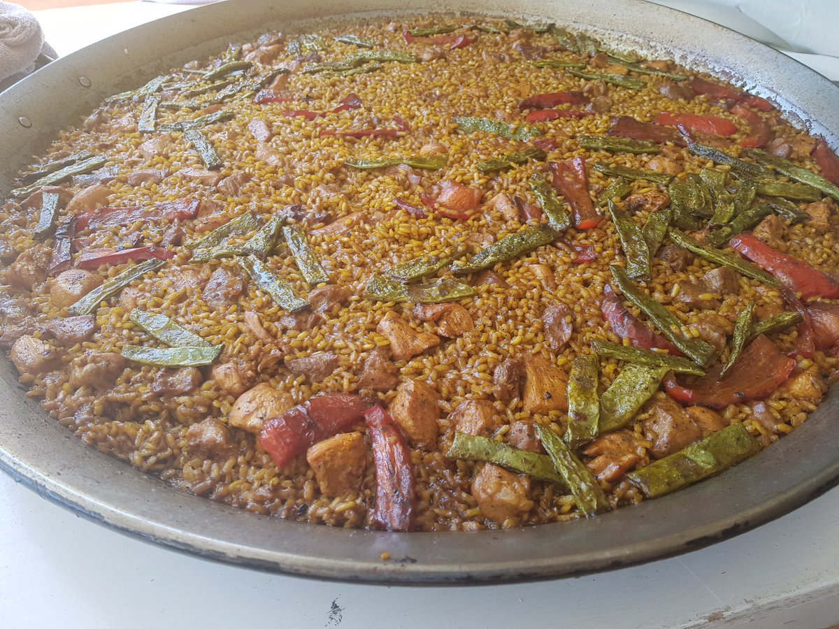 pacosamuperez's tweet photo. Bon diumenge 🌍!
Bon apetit😋!
#arroset #holidays #lhorta #Benidorm #Eivissa https://t.co/f6OXaXXhZK