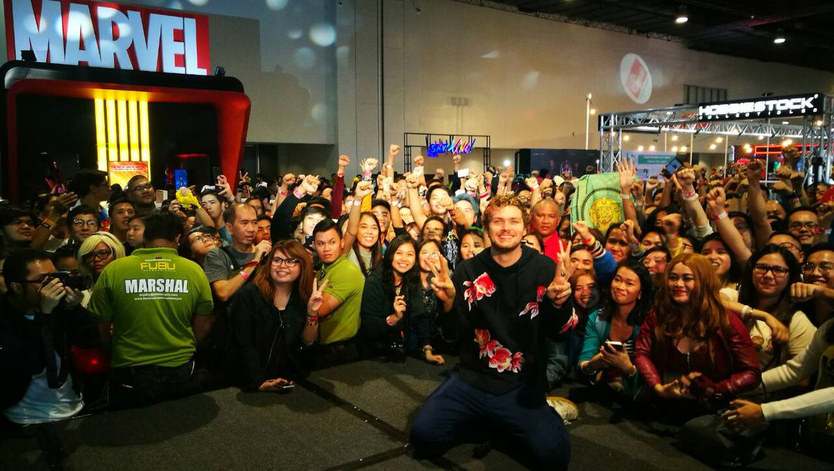 Yes, @FinnJones! We are the 'selfie capital' of the world! Thanks for granting the fans' request! 😍 #APCCPH2018 #AsiaPopComicon