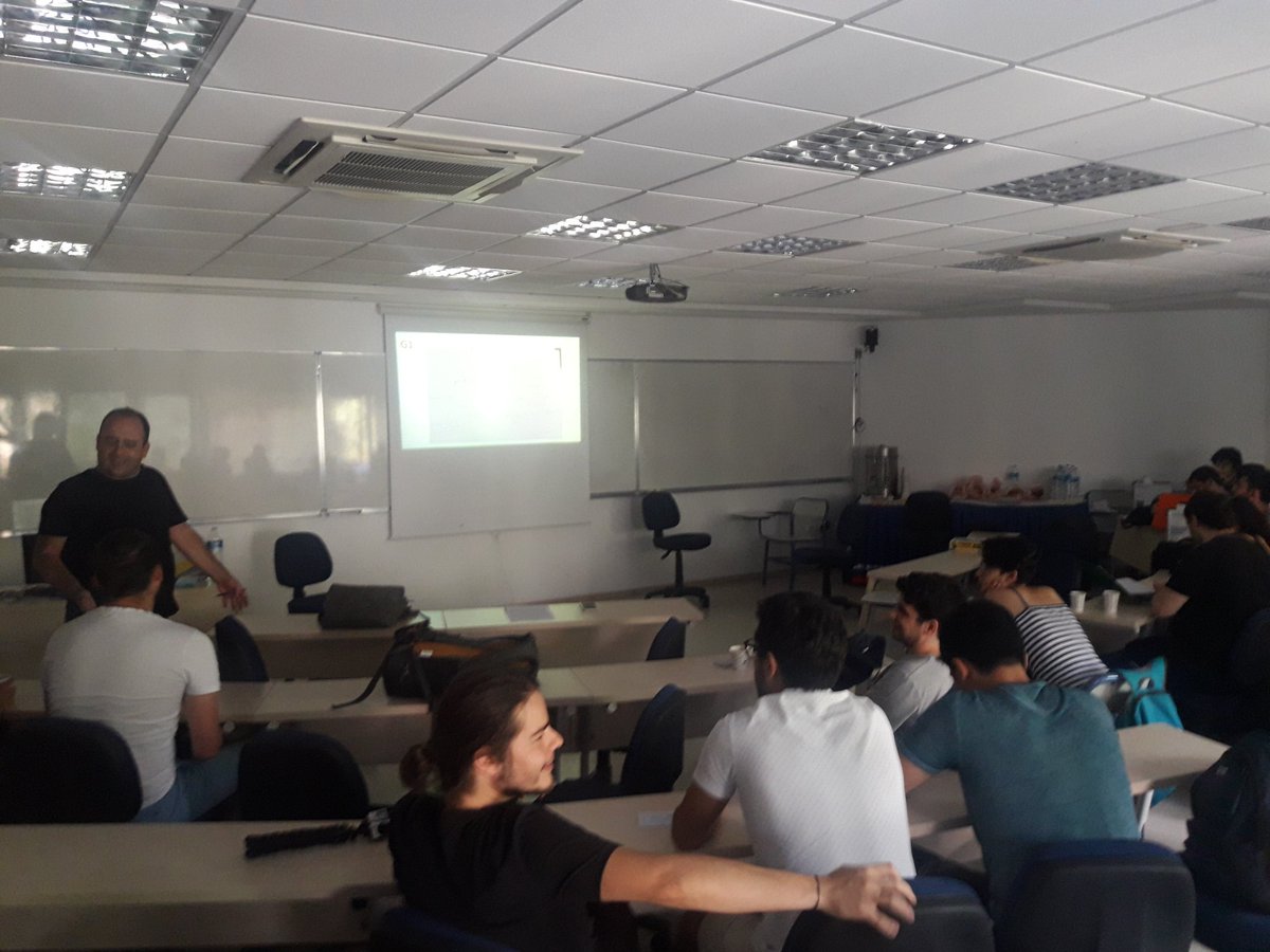 Akşam yemeği ve kapanış değerlendirmeleri öncesi günün son dersi ve <a href="/erayyucel/">Mustafa Eray Yücel</a> 'in sunumu in toplandık.