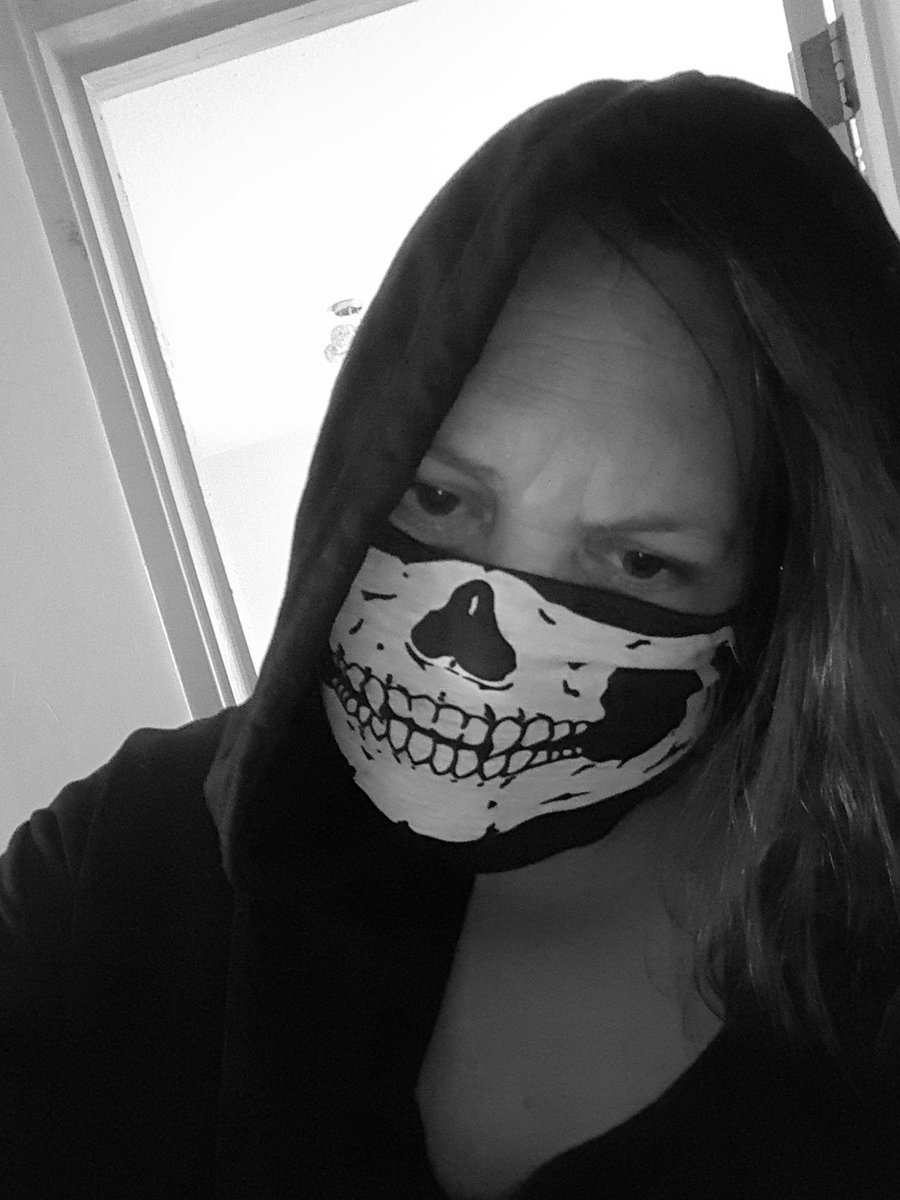 saphiregoth's tweet photo. seriously
#stabintheheart kinda day . i might be older than most but #mystoryisnotoveryet thank u @WeAreRosemary for still keeping my dark side alive https://t.co/eCsNovKyDH