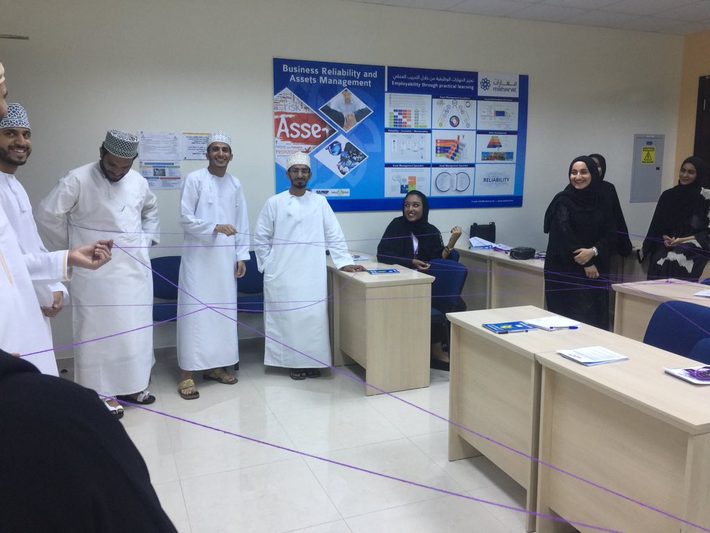 OmanLogCenter's tweet photo. Live from the #StudentAwarenessProgram 3rd batch opening session at Muscat https://t.co/sUWITZv7JU