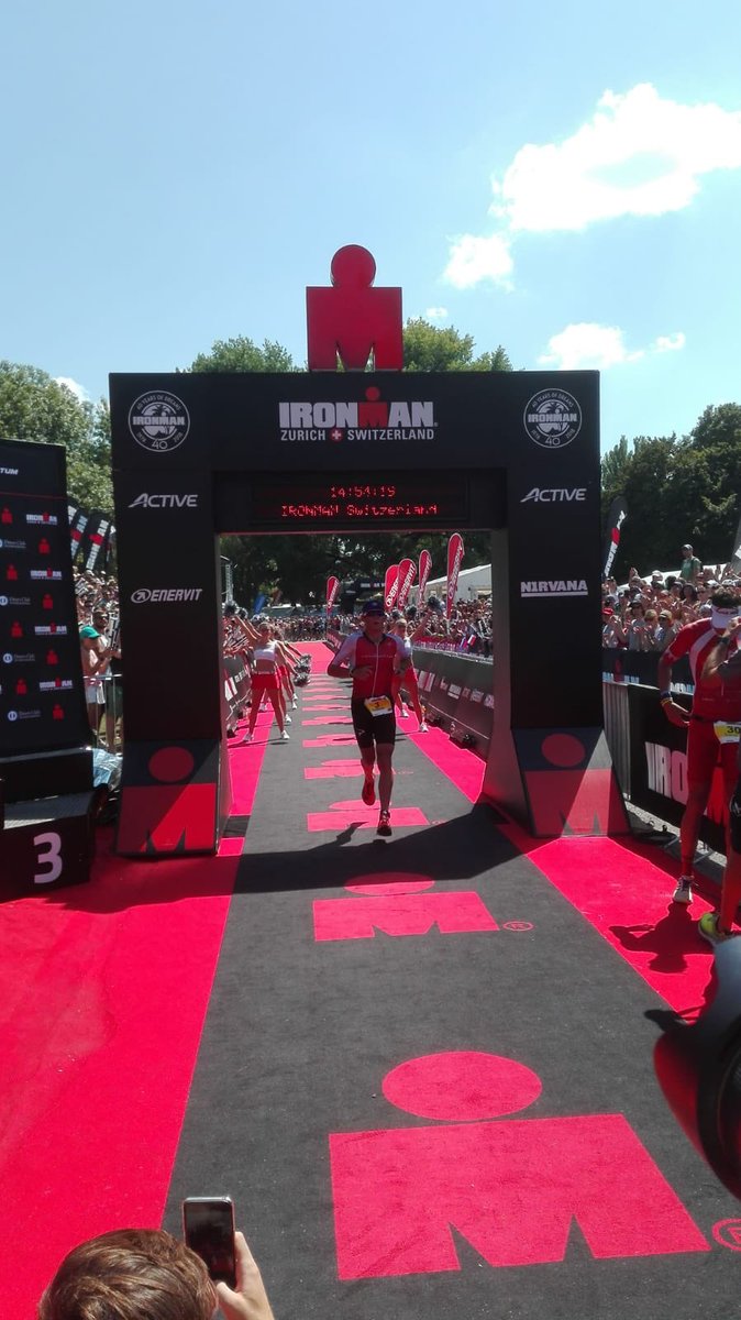 IRONMANLive's tweet image. Silver goes to @Davidplese in 8:13:27 in front of @cameronwurf 8:14:13 - what a battle #IMSwitzerland