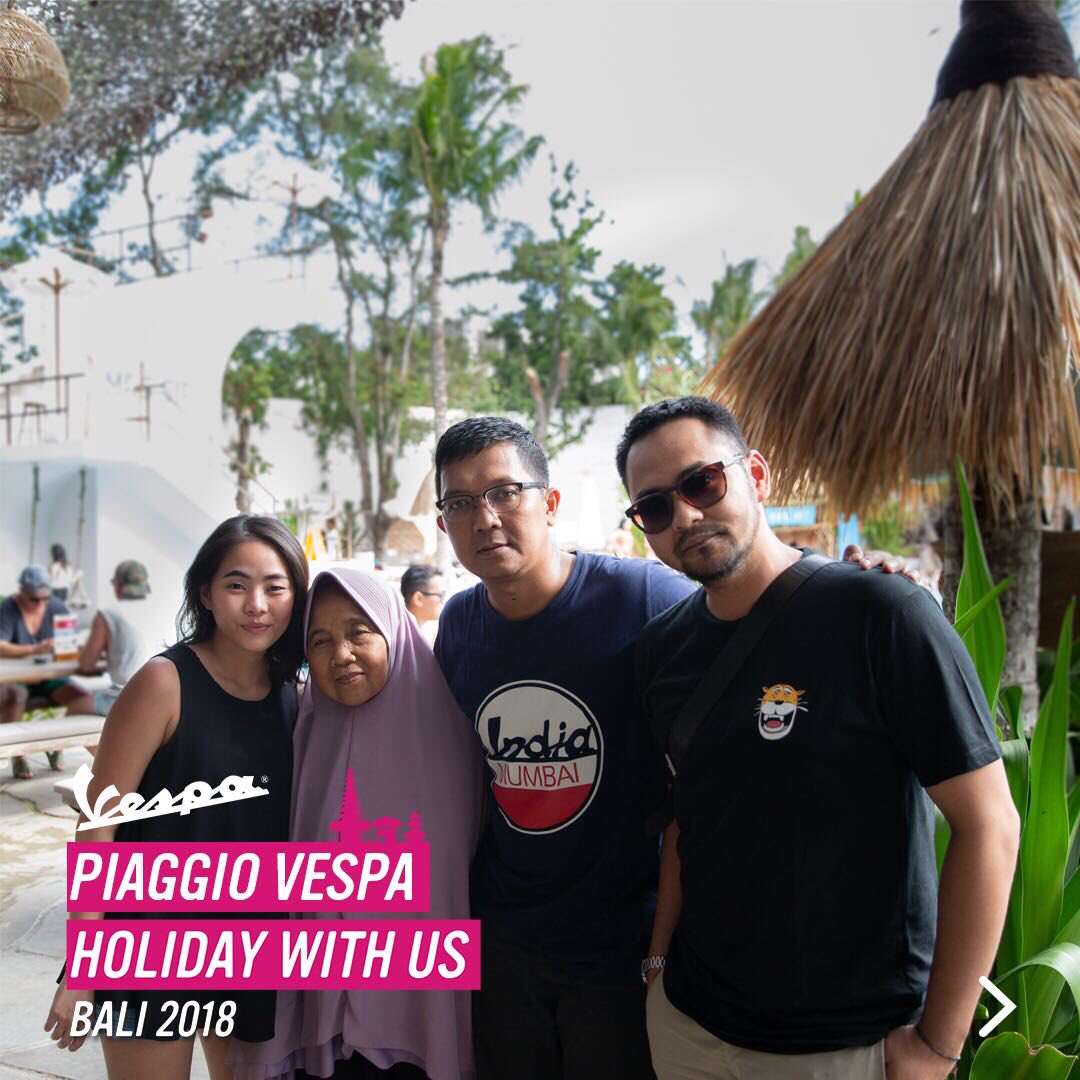 Vespa_IND's tweet image. The last day of #PiaggioVespaHolidaywithUs! Menikmati hari terakhir dengan makan siang dan bersantai di daerah Seminyak. Thank you @bo_11m and his mom have been joining the fun holiday with us, see you next time! #Piaggio #MoveBeautifully