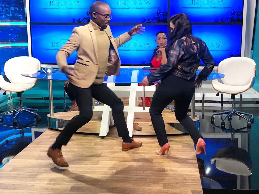 ChinaAndyRecord's tweet photo. @ChinaAndyRecord
@andileandyCA
@QwinTSigudla
This is the Mood for tomorrow's release...

MSY ft @ncedolebo - Good times https://t.co/JbB540FhnK