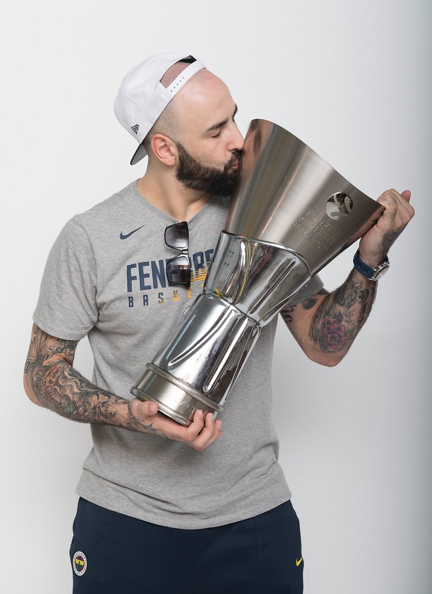 EuroLeague's tweet photo. Happy Birthday champ...

@antic12pero 🎂 https://t.co/0KdW9GMVRV