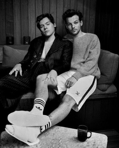 AĞLAMAMALIYIM ağlamamalıyım