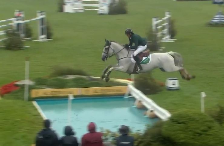 Longines FEI Nations Cup - Hickstead Great Britain
A good round from Ireland's first combination, Trevor Breen with Bombay, they jumped clear until the very last fence during torrential rain in Hickstead - they finish on 4 faults. No clear rounds from the first line riders.