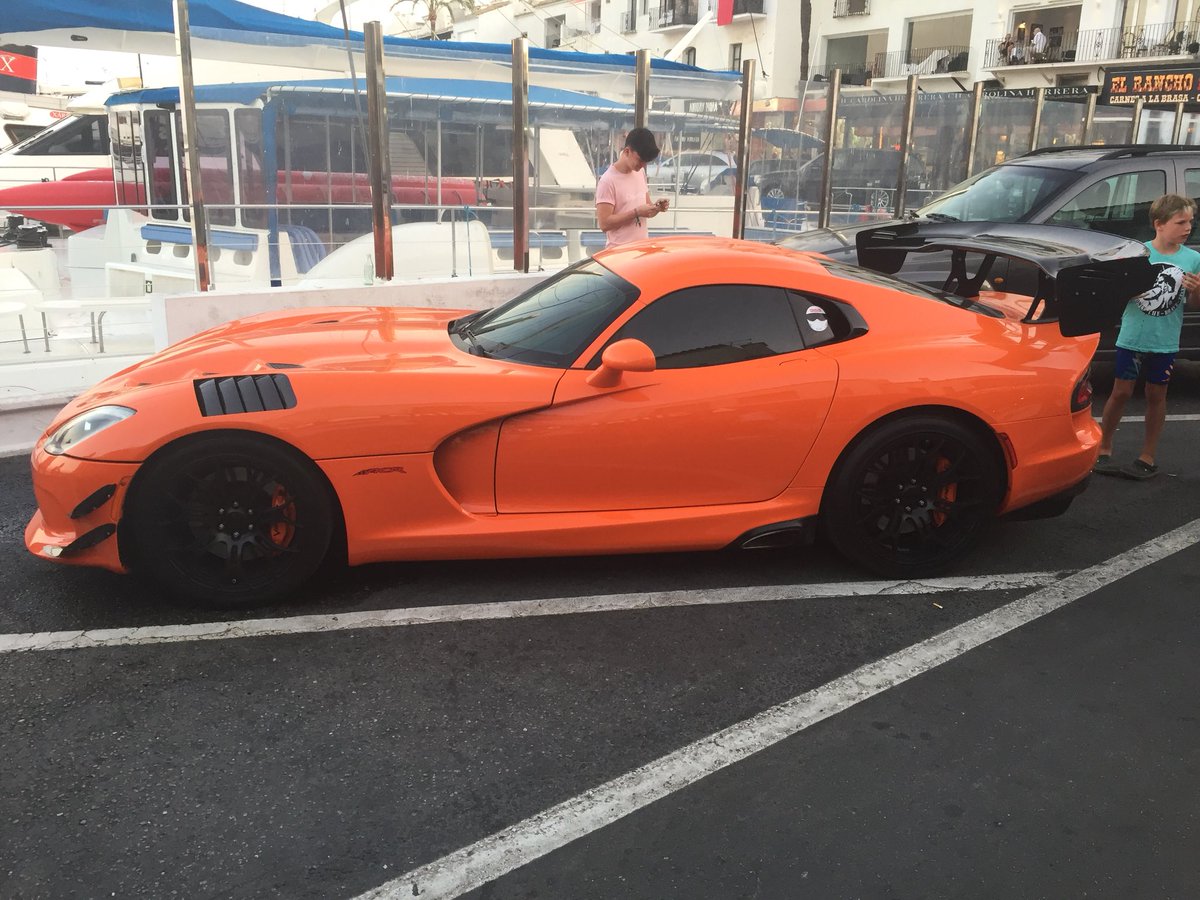 IMPRESIONANTE EL DODGE VIPER ACR !! 💪💪
#supercars #mike #omg #Dodge #viper #viperacr