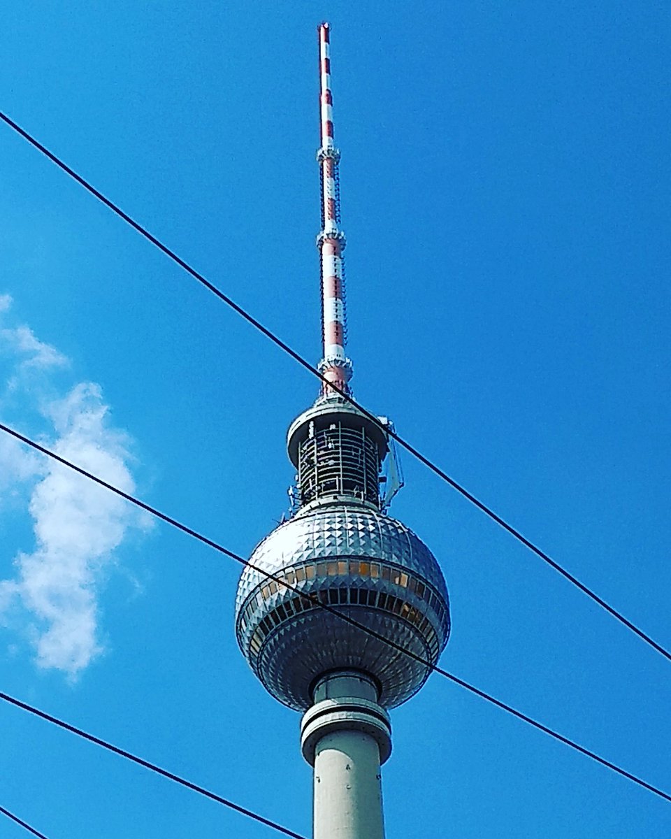 undsielaeuft's tweet photo. Gute Leute, gutes Bier, guter Kaffee, gutes Wetter, gutes Essen, gute Lachanfälle.
#berlinbeerweek https://t.co/Tg68h9LUkt