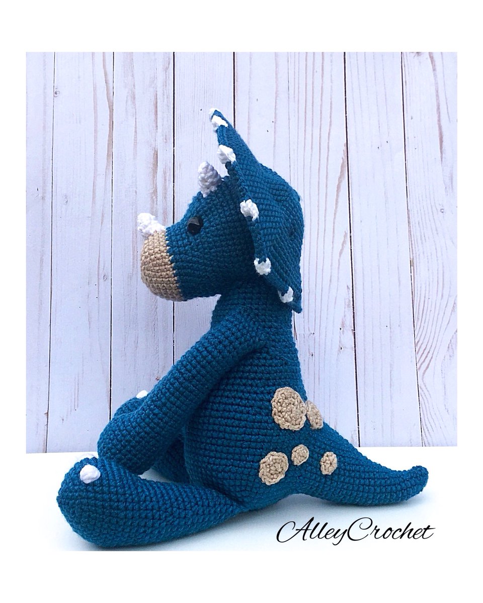 AlleyCrochet's tweet photo. How cute is he?? This triceratops is restocked and ready to ship. Check out my Etsy for more Info! 👉🏼 https://t.co/c90uX06GxO

#etsy #crochet #rt #dinosaurs #triceratops #handmade https://t.co/fMDwbtj8Fk