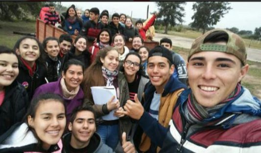 Jóvenes de #VillaMinetti misionaron en #ElCuadrado junto a Mons.Luis Fernández 👇
periodico9dejulio.com/grupo-juvenil-…