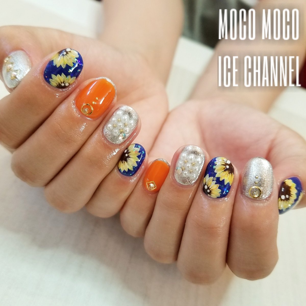 Ice Nailist あいすちゃん わたしのと全く同じ デザインandカラー おそろいです T Co Ifw99mrq9u ネイル 夏ネイル 夏のオシャレ ひまわりネイル 向日葵ネイル ヒマワリネイル キラキラ キラキラネイル オーロラネイル ワンカラー