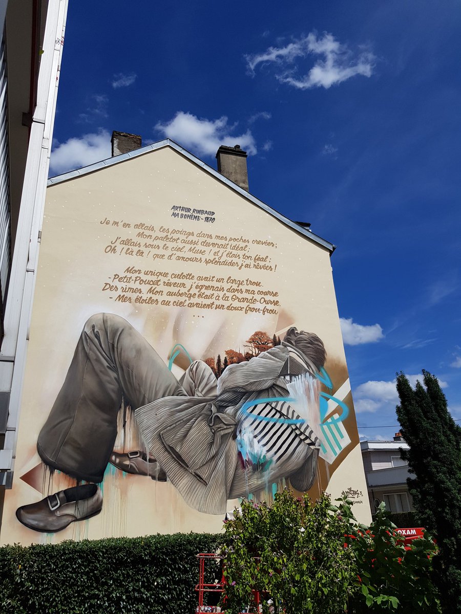 merrylzr's tweet photo. La troisième fresque du parcours poétique et artistique autour d'Arthur Rimbaud dans Charleville-Mézières est sur le point d'être terminée.

1. Ophélie - 1870
2. Le Dormeur du val - 1870
3. Ma Bohème - 1870

#Rimbaud #Ardennes #Charleville https://t.co/UEYwiWnDh5
