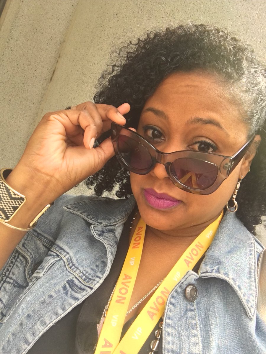 AvonByAisha's tweet image. Celebrating National Lipstick Day in Columbus Ohio
@avoninsider #AvonMakingStrides #KissBreastCancerGoodbye