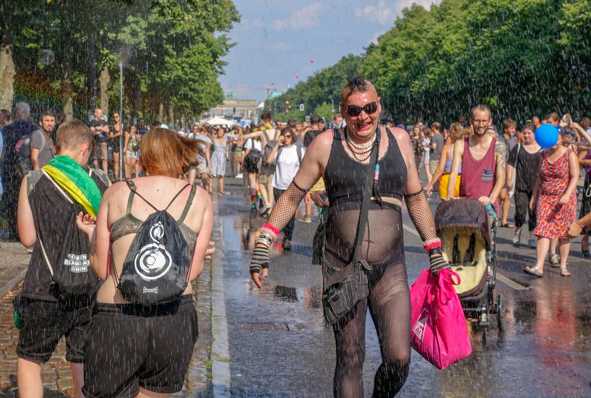 GAY PRIDE PARADE DATO TORONTO