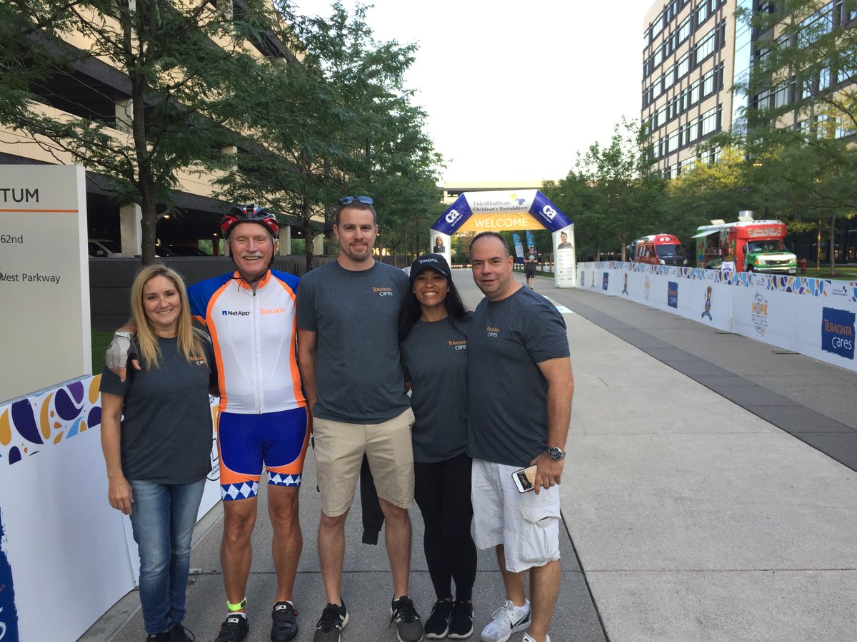 SherriMorgan1's tweet photo. @TeradataCares  Proud to be one of the sponsors of the UHCCF Century Ride today.  Wishing all the riders good luck!  See you soon at the Finisher's Circle.  #teradata  #tdcares  #uhccf https://t.co/xU7CcpiLOc